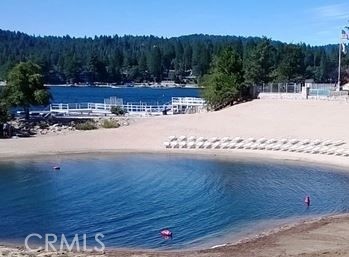 https://media.crmls.org/medias/1e83c2fd-a10a-4d90-bb7f-9f0f2809ac24.jpg?preset=X-Large