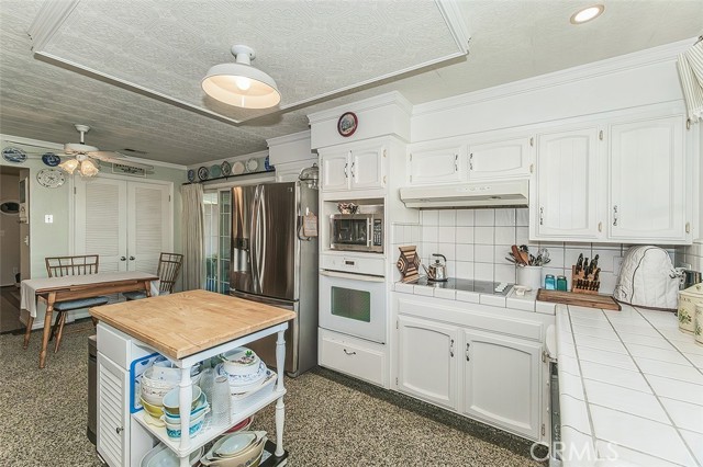 2468 Laverne, Clovis CA: https://media.crmls.org/medias/1e8417f1-2b12-4595-8b61-0621bede0615.jpg