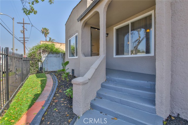 Detail Gallery Image 7 of 39 For 8110 S Denker, Los Angeles,  CA 90047 - 2 Beds | 2 Baths