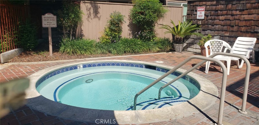 1e843a8a 7e1d 4e3b B78b Af4903b22004