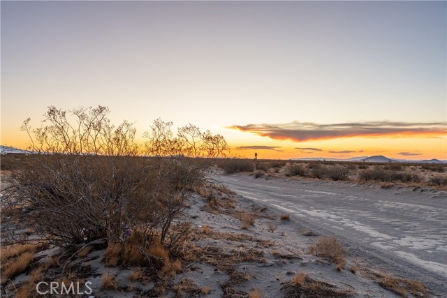 3 Sandstone Rd, Phelan CA: https://media.crmls.org/medias/1e8440c7-525c-47ab-90c9-060db004b160.jpg