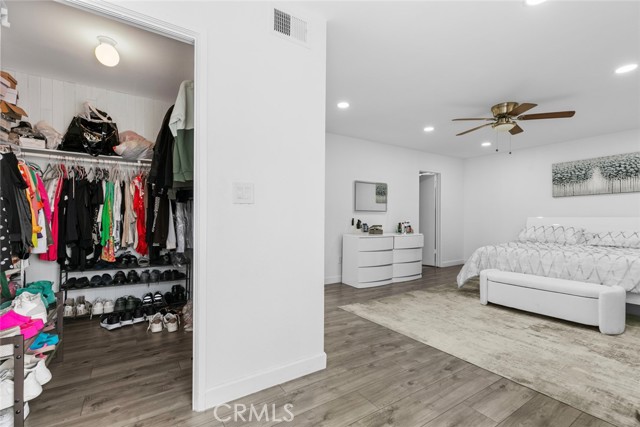 8801 Cedros Avenue, Panorama City CA: https://media.crmls.org/medias/1e855d18-c81c-4c0e-9390-2270828bb599.jpg