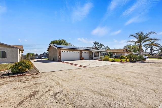 Detail Gallery Image 3 of 43 For 2523 Wagon Wheel Rd, Norco,  CA 92860 - 4 Beds | 2 Baths