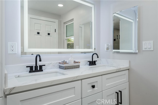 Image 19 of 66 For 824 Dune