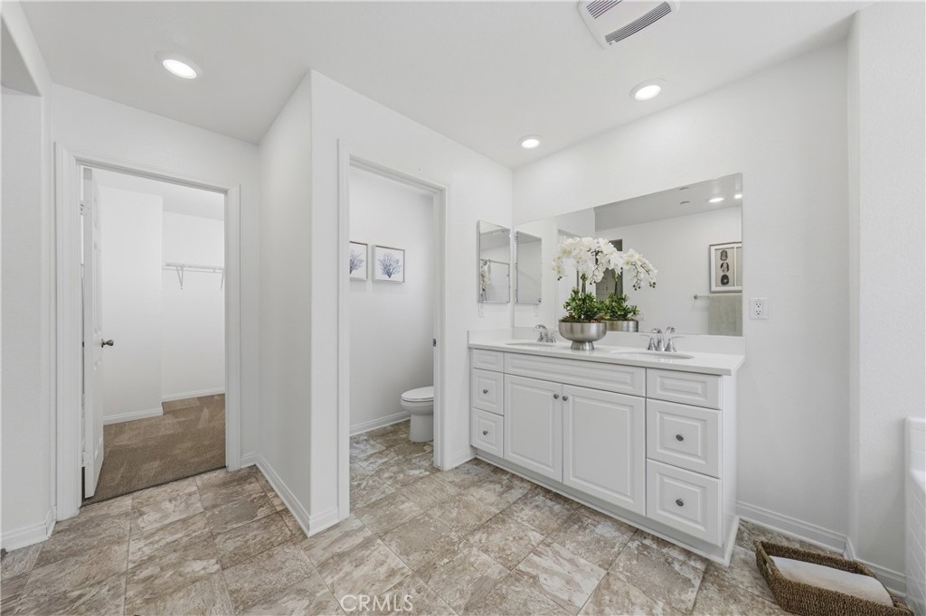 https://media.crmls.org/medias/1e89a4a6-1995-421f-a86b-107b55e6176c.jpg?preset=X-Large