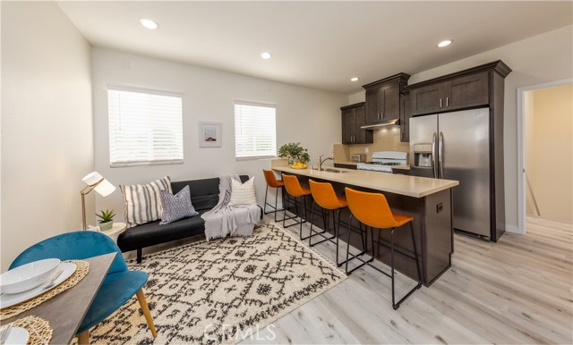 6051 Summerdale Drive, Huntington Beach CA: https://media.crmls.org/medias/1e89c826-5240-4f61-9012-93f2bc274b94.jpg