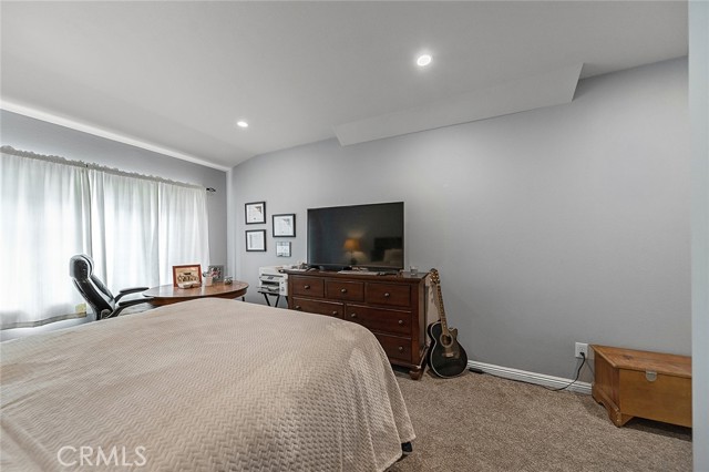1917 N Britton Drive, Long Beach CA: https://media.crmls.org/medias/1e8a5b98-6309-477f-8b71-b32e22b67cd1.jpg