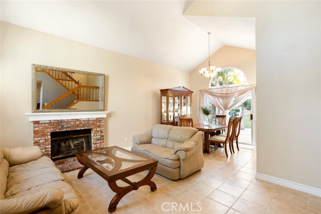 2424 Norte Vista Drive, Chino Hills CA: https://media.crmls.org/medias/1e8b7d82-5e6e-44c0-b239-ed2a25e4b134.jpg