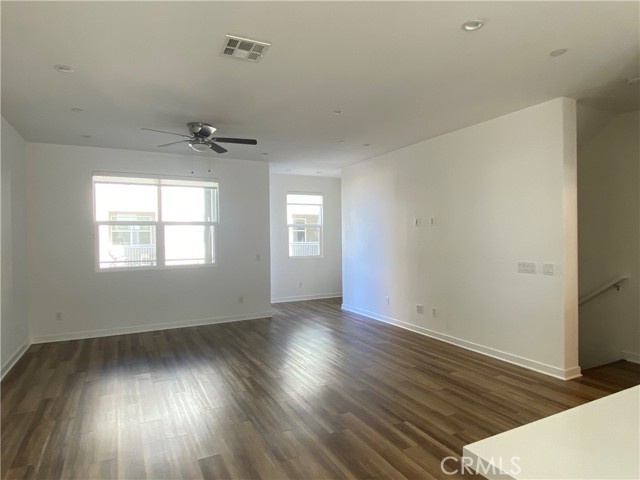 2312 Synergy, Irvine CA: https://media.crmls.org/medias/1e8baae6-38b1-4f46-8e3c-dfb5c5feb388.jpg