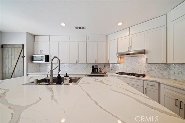 46260 Carpet Court, Temecula CA: https://media.crmls.org/medias/1e8bd190-0cc4-4508-b3e1-742a1a708021.jpg