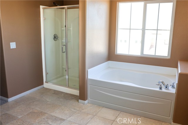 Detail Gallery Image 11 of 15 For 15845 Apache Plume Ln, Victorville,  CA 92394 - 5 Beds | 3 Baths
