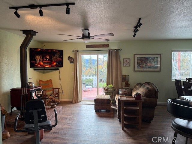 Detail Gallery Image 30 of 67 For 39468 Summit Dr, Oakhurst,  CA 93644 - 4 Beds | 3 Baths