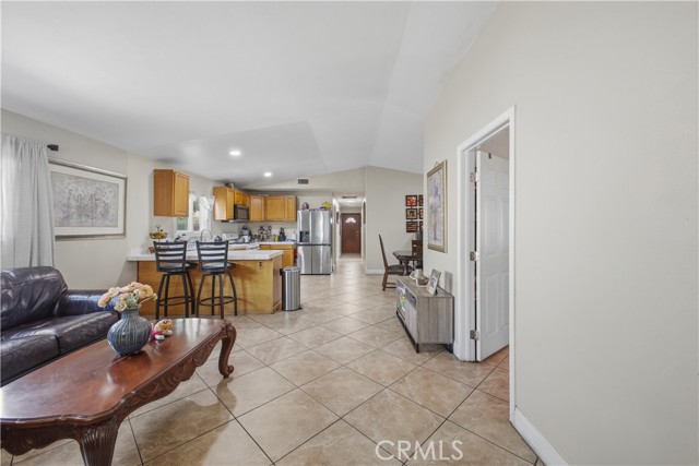 Detail Gallery Image 11 of 45 For 611 S Laurel Ave, Ontario,  CA 91762 - 4 Beds | 1 Baths