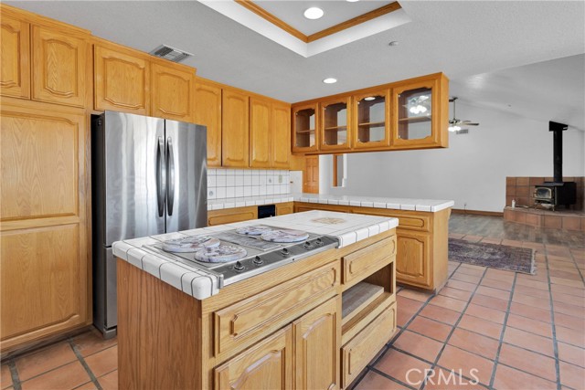 8381 White Road, Phelan CA: https://media.crmls.org/medias/1e8d0432-844c-4499-9837-3f1cd5faa0ae.jpg