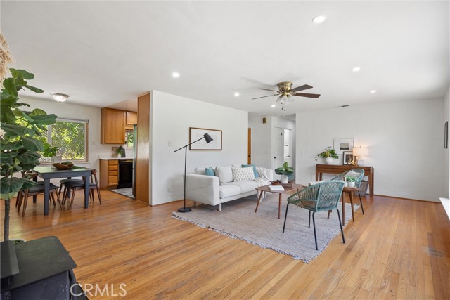 Detail Gallery Image 7 of 39 For 1000 W 11th Ave, Chico,  CA 95926 - 3 Beds | 1 Baths