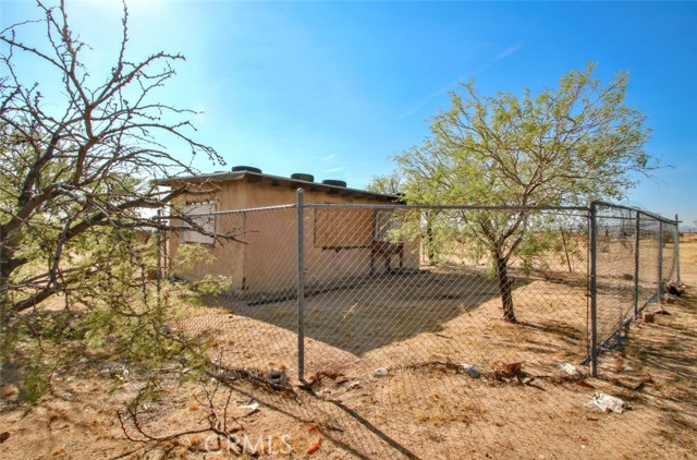 Detail Gallery Image 7 of 45 For 62105 Moon Dr, Joshua Tree,  CA 92252 - 1 Beds | 2 Baths