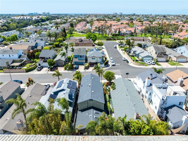 715 Oceanhill Drive, Huntington Beach CA: https://media.crmls.org/medias/1e8e2ac2-e4c1-4746-98cf-95f8e63f1a1b.jpg