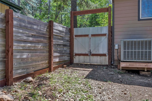 Detail Gallery Image 24 of 29 For 16600 Mountain View Dr, Cobb,  CA 95426 - 2 Beds | 2 Baths