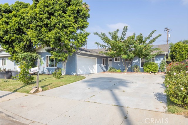 13206 Cranston Ave, Sylmar, CA 91342