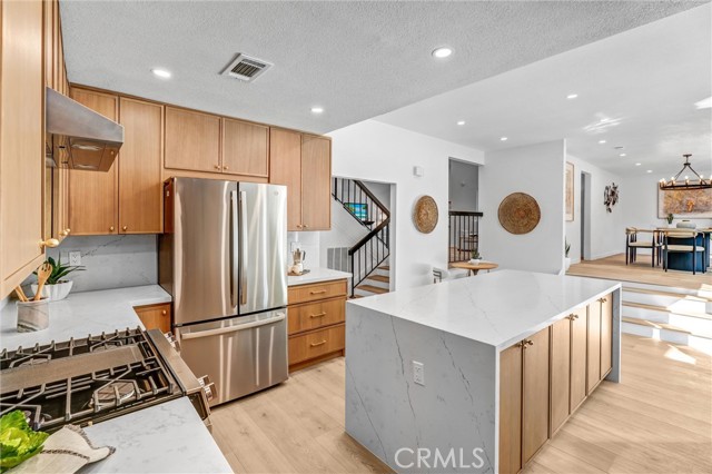 Detail Gallery Image 11 of 30 For 27064 Esward Dr, Calabasas,  CA 91301 - 5 Beds | 3 Baths