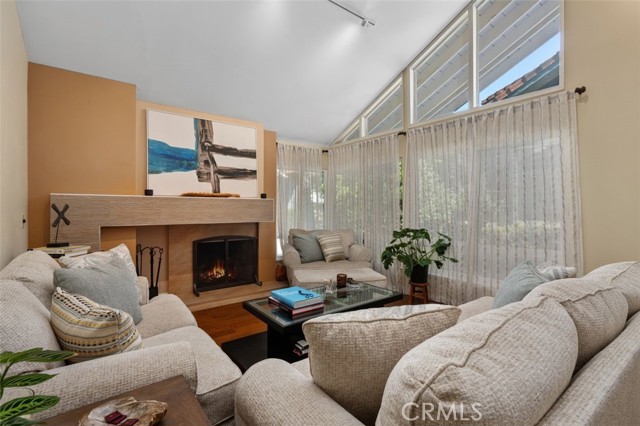 Detail Gallery Image 8 of 50 For 2790 Woodwardia Dr, Los Angeles,  CA 90077 - 5 Beds | 4 Baths