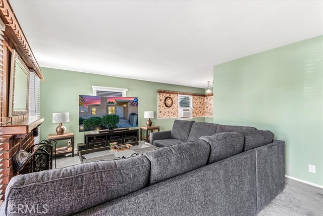 Detail Gallery Image 6 of 28 For 19612 Schoolcraft, Reseda,  CA 91335 - 3 Beds | 1 Baths