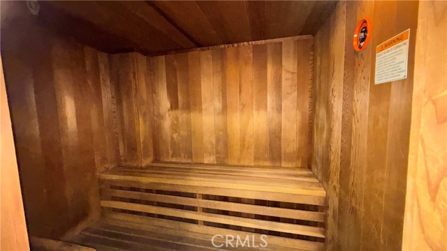 532 N Rossmore Avenue, Los Angeles CA: https://media.crmls.org/medias/1e91a36a-c3da-45e0-bb42-f2661ec6d9c3.jpg