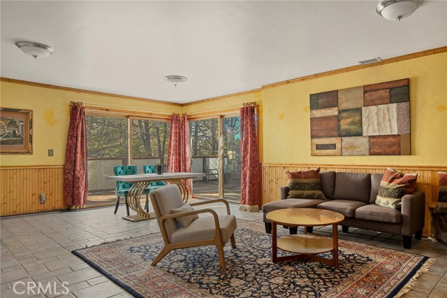 Detail Gallery Image 12 of 50 For 971 Grass Valley, Lake Arrowhead,  CA 92352 - 3 Beds | 4 Baths