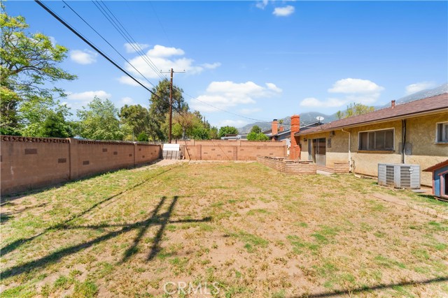 Detail Gallery Image 30 of 41 For 13525 Simshaw, Sylmar,  CA 91342 - 3 Beds | 2 Baths