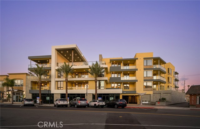 414 Main, Huntington Beach CA: https://media.crmls.org/medias/1e9287dc-3cf2-44bb-a2a6-c14f12575ee1.jpg