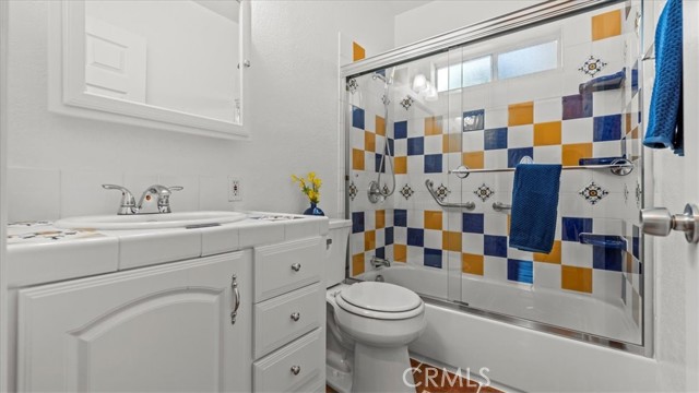 Detail Gallery Image 8 of 17 For 627 W 33rd St, San Bernardino,  CA 92405 - 2 Beds | 1 Baths