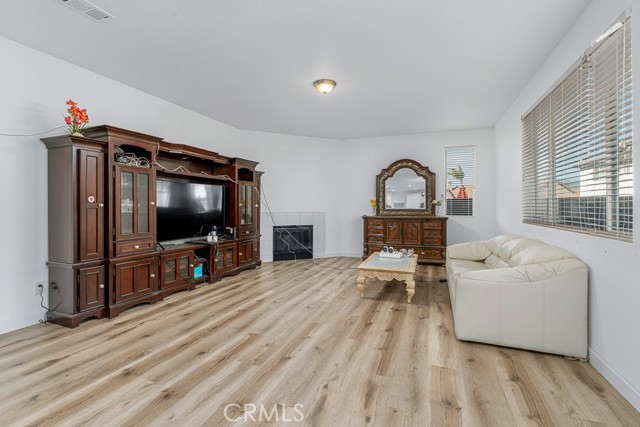 Detail Gallery Image 10 of 43 For 373 Palo Santa, San Jacinto,  CA 92582 - 7 Beds | 4 Baths