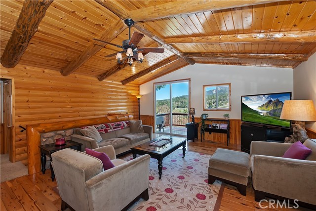 Detail Gallery Image 13 of 50 For 1362 Balsam Dr, Big Bear Lake,  CA 92315 - 4 Beds | 3 Baths