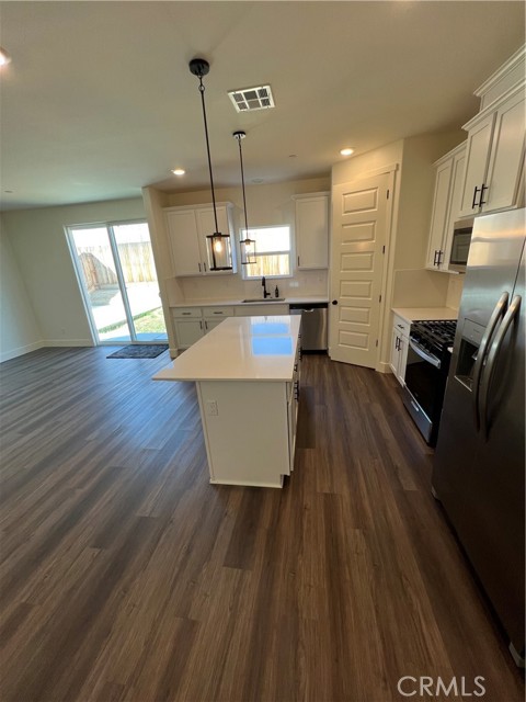 Detail Gallery Image 8 of 33 For 9110 Winding Stream Ave, Bakersfield,  CA 93311 - 4 Beds | 3 Baths