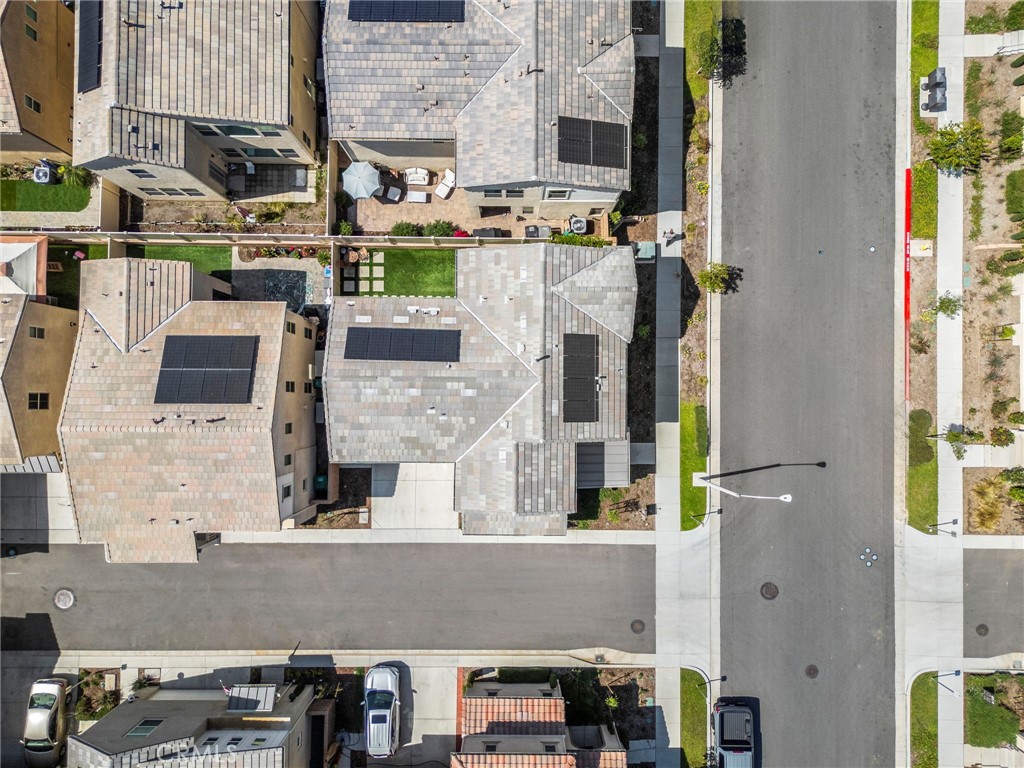 https://media.crmls.org/medias/1e960482-13d2-47f4-ae4b-3dc4a100a8b2.jpg?preset=X-Large