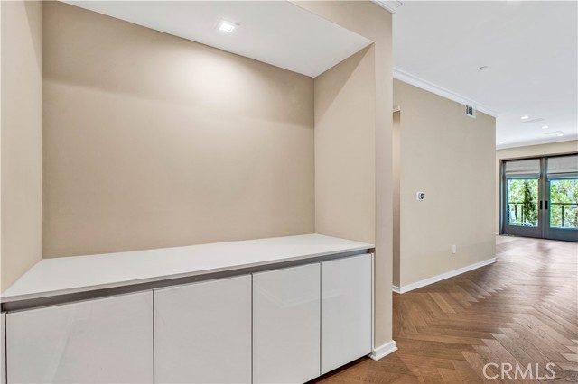 Detail Gallery Image 19 of 35 For 132 N Swall Dr #201,  Los Angeles,  CA 90048 - 2 Beds | 2 Baths