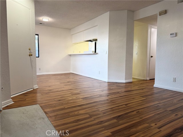 102 Park Shadow Court, Baldwin Park CA: https://media.crmls.org/medias/1e970037-8412-4904-8220-5556cb9d107f.jpg