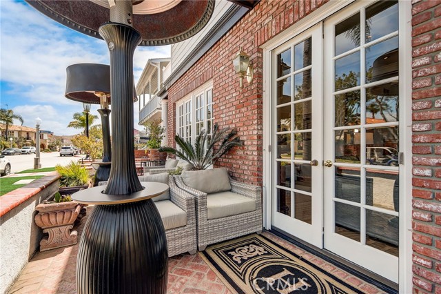 Detail Gallery Image 2 of 70 For 2025 E Balboa, Newport Beach,  CA 92661 - 4 Beds | 4 Baths