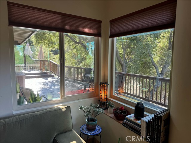 Detail Gallery Image 8 of 38 For 4215 Saltillo St, Woodland Hills,  CA 91364 - 3 Beds | 2/1 Baths