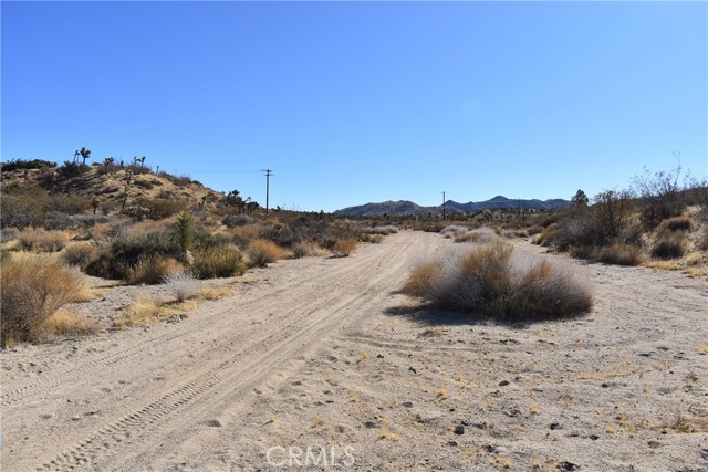 Detail Gallery Image 4 of 7 For 1 Indio Ave, Yucca Valley,  CA 92284 - – Beds | – Baths