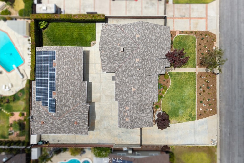 https://media.crmls.org/medias/1e984f3f-9bdd-4636-ace9-aeab49132770.jpg?preset=X-Large