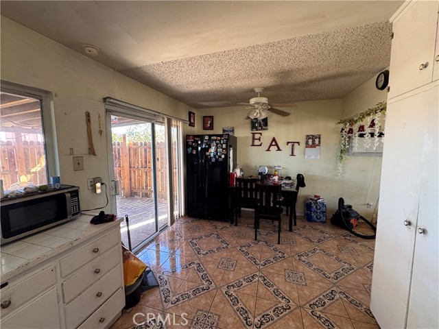 Detail Gallery Image 4 of 19 For 761 Arbor Way, Barstow,  CA 92311 - 3 Beds | 2 Baths