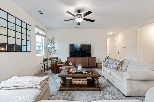 Detail Gallery Image 9 of 32 For 6009 Marconi Ave, Bakersfield,  CA 93313 - 4 Beds | 3 Baths