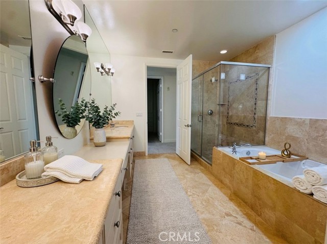 Detail Gallery Image 8 of 14 For 143 N Arnaz #204,  Beverly Hills,  CA 90211 - 2 Beds | 2/1 Baths