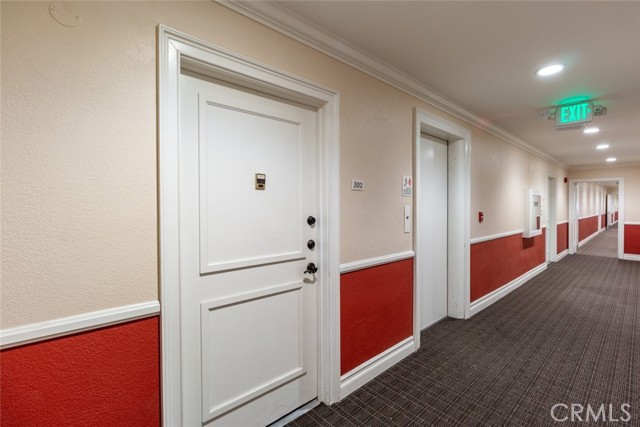 Detail Gallery Image 6 of 26 For 15344 Weddington St #202,  Sherman Oaks,  CA 91411 - 2 Beds | 2 Baths