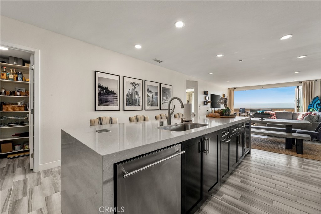 700 The Strand - photo 20