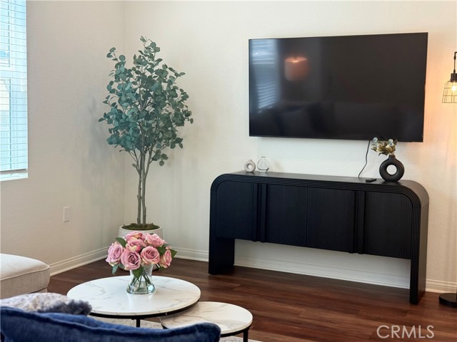 8543 Midway Lane, Chino CA: https://media.crmls.org/medias/1e9d421c-2366-4026-a62d-ab510f9c3e45.jpg