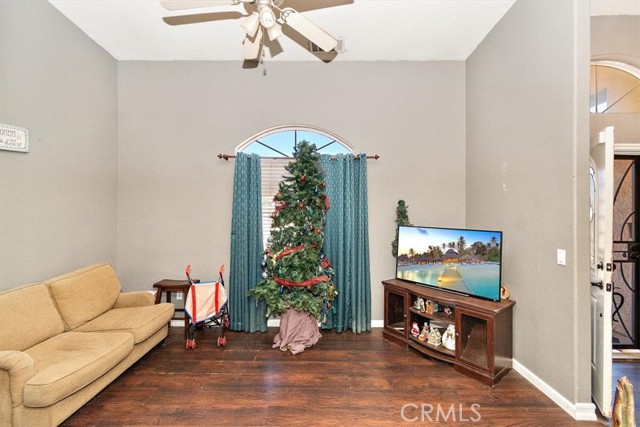 Detail Gallery Image 5 of 43 For 12730 Fir St, Oak Hills,  CA 92344 - – Beds | – Baths