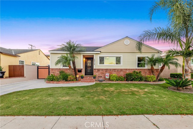 3715 Senasac Ave, Long Beach, CA 90808