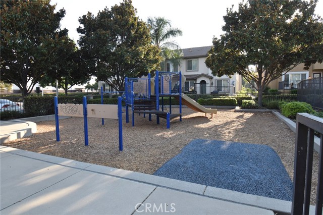 1120 N Solano Privado, Ontario CA: https://media.crmls.org/medias/1e9fbe6f-722a-45bf-8c54-bdb9d73bd2d8.jpg